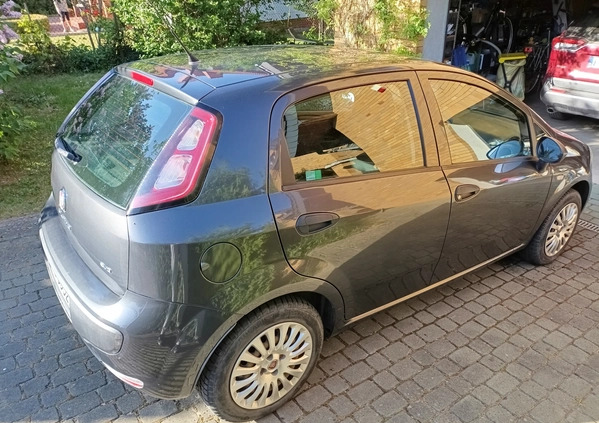 Fiat Punto cena 14900 przebieg: 94737, rok produkcji 2010 z Stryków małe 29